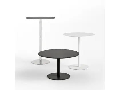 Tavolino Round con top in laminato e base in acciaio di Infiniti